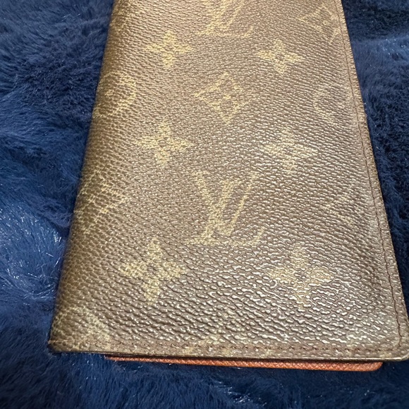 Louis Vuitton Accessories - Louis Vuitton Vintage Tan Leather Wallet/ Cardholder
